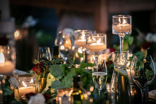 floating-candles-table-arrangement