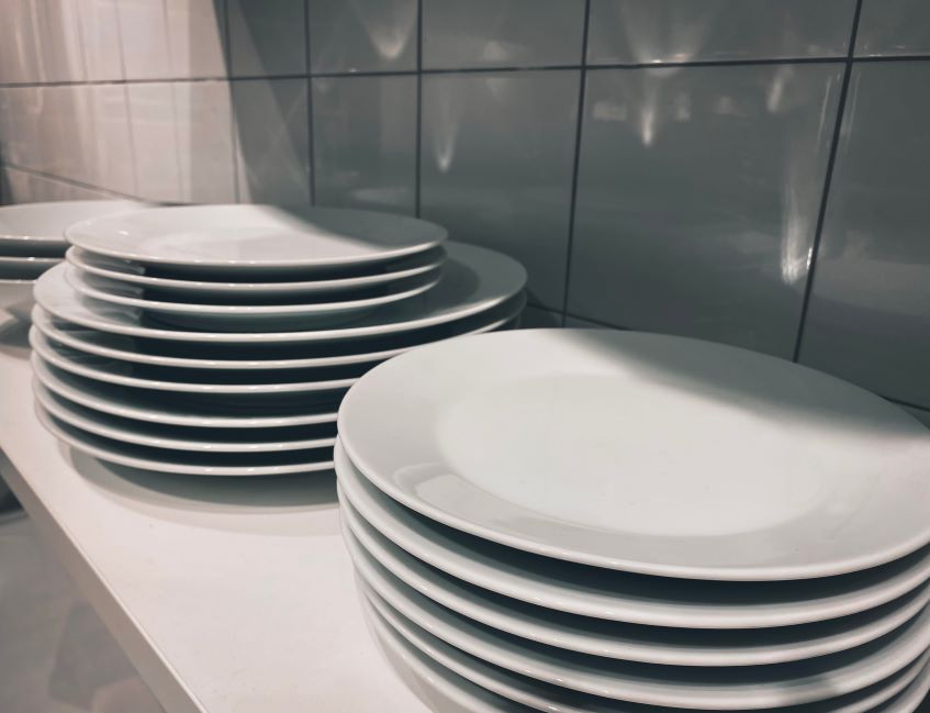 stack-of-white-plates