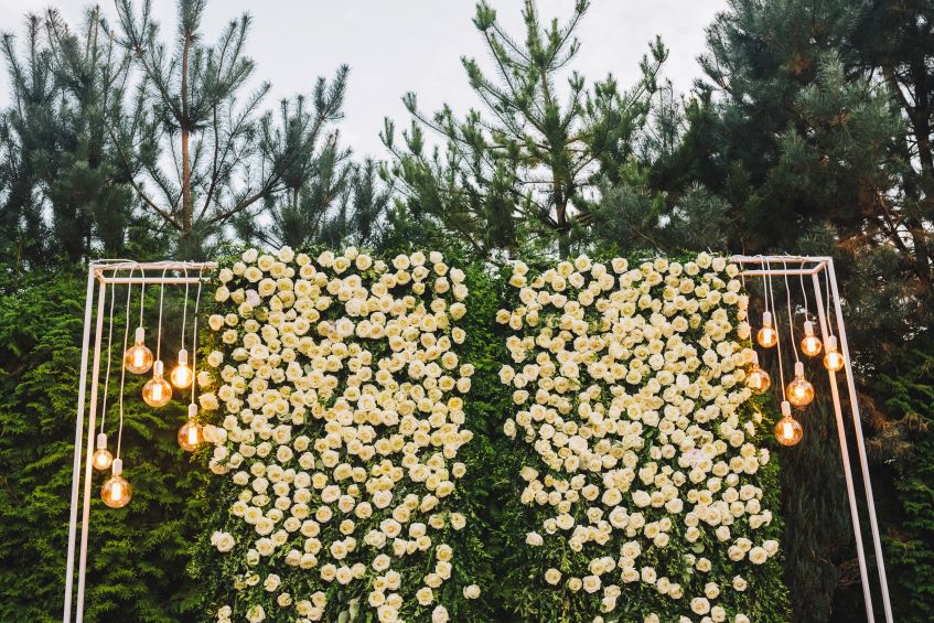 unusual-wedding-ceremony-arch