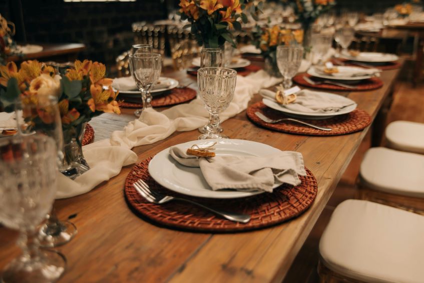 rustic-table-settings