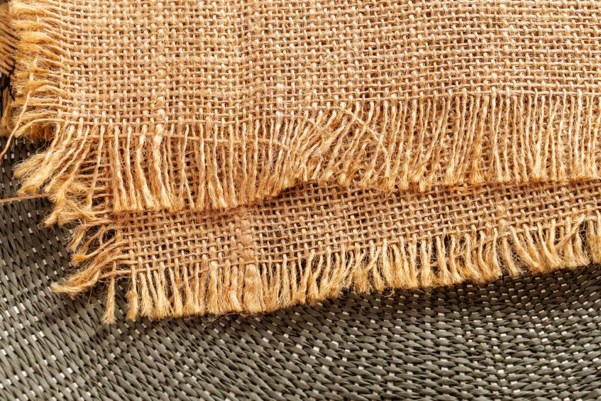 burlap-fabric-with-frayed-edge