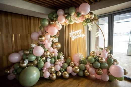 elegant-balloon-arch