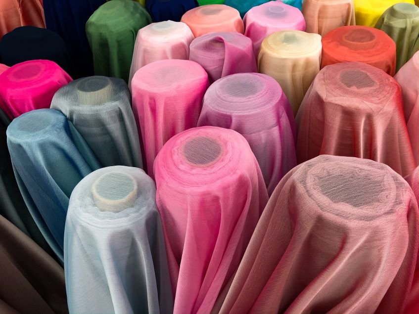 colorful-chiffon-fabric-rolls