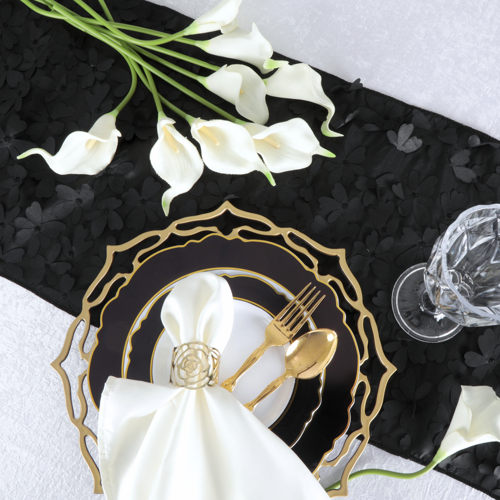 Petal Edge Acrylic Charger Plate - Gold